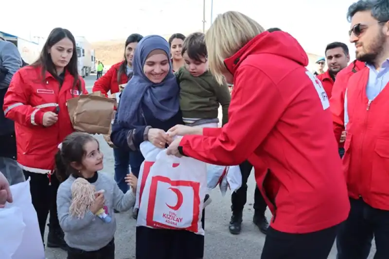 Türk Kızılay Genel Başkan Yardımcısı Saygılı, Cilvegözü Sınır Kapısı'nda Konuştu