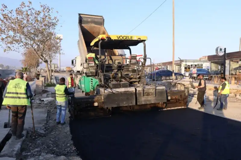 Merkezdeki Çarşı Yolları Asfaltlandı!