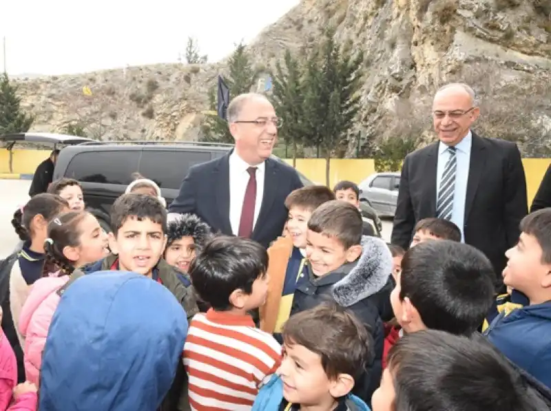 Çocuklardan Ve Gençlerden Başkan Yapar’a Sevgi Seli