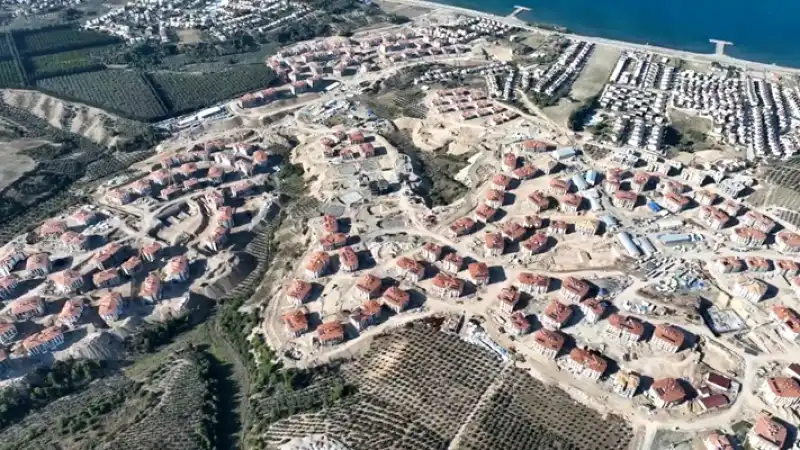 Hatay Arsuz'da Deprem Konutlarının Yapımı Sürüyor