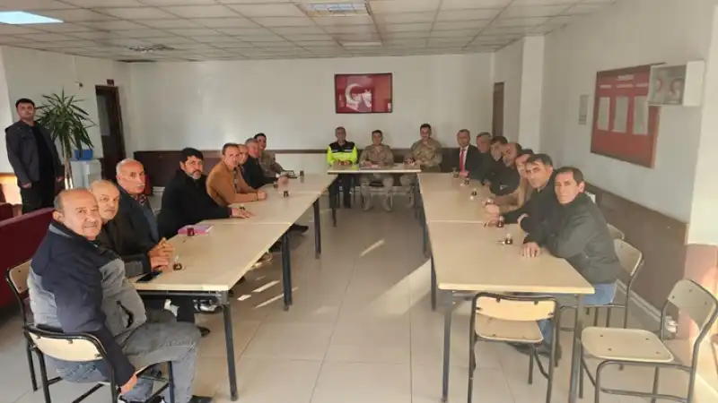 Jandarma’dan İskenderun'da Muhtarlarla Güvenlik Toplantısı