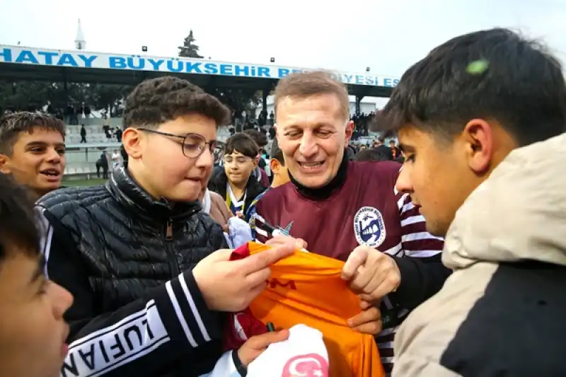 Hatay'da TÜGVA 'GençLig' Futbol Turnuvası Başladı