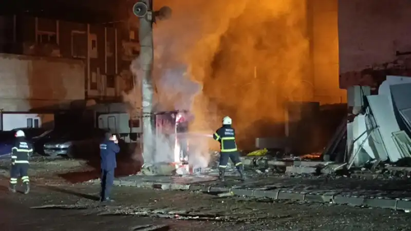 Hatay'da Trafoda çıkan Yangın Söndürüldü