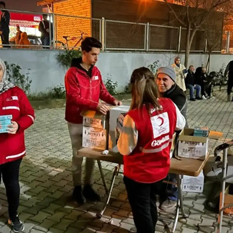 Kızılay Hatay’dan Regaip Kandil'inde Gönüllere Dokunan İkram