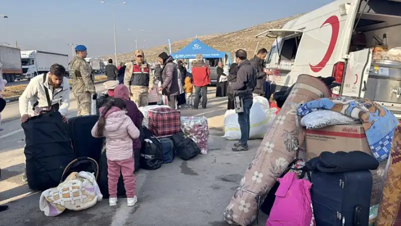 Suriyelilerin Hatay'daki Sınır Kapılarından ülkelerine Dönüşü Sürüyor