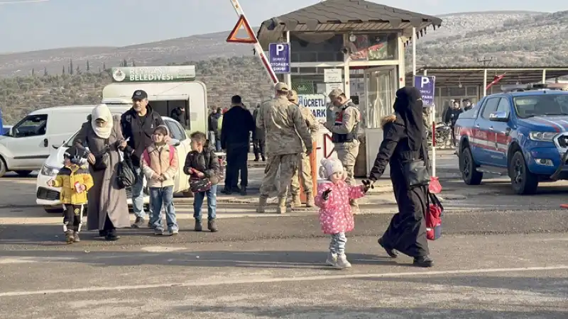 Suriyelilerin Hatay'daki Sınır Kapılarından ülkelerine Dönüşü Sürüyor