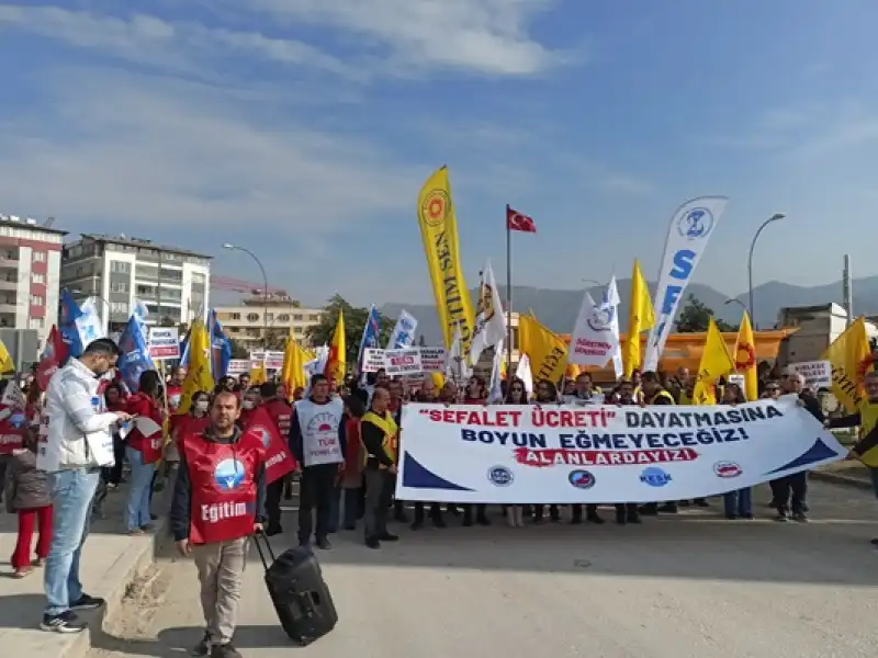 İnsanca Bir Yaşam Için Iş Bırakıyor, ‘sefalet Zammı’ Değil, Emeğimizin Karşılığını Istiyoruz!