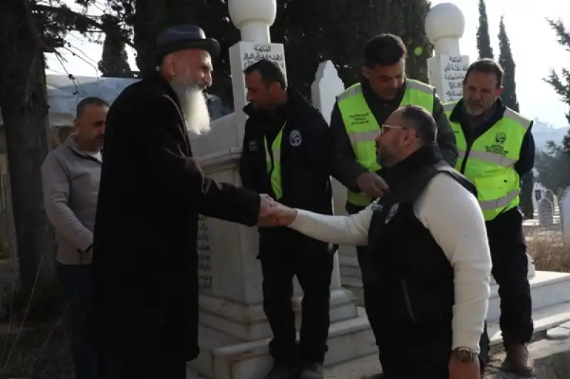 Ras El Seni Bayramı öncesi Mezarlıklarda Temizlik