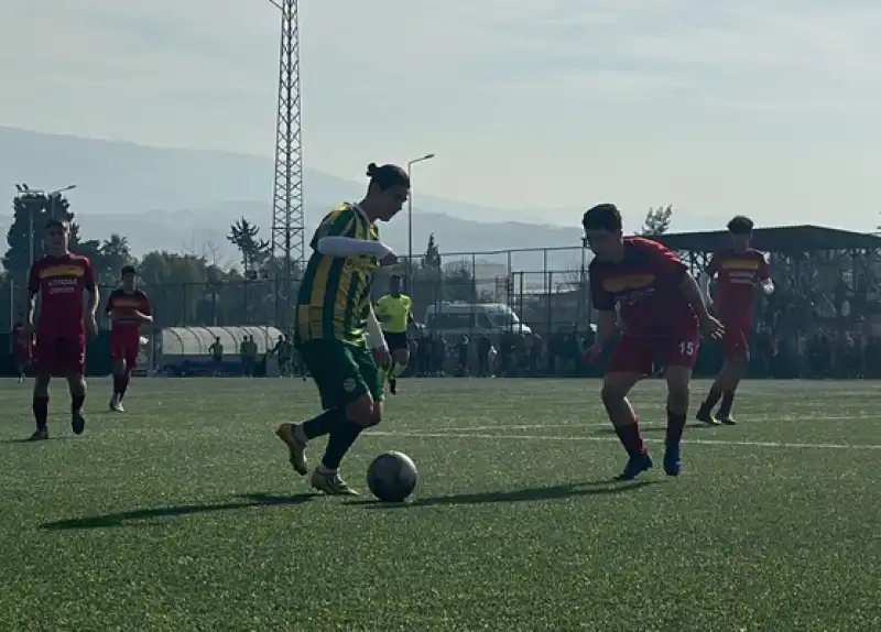 İskenderun'da Okullar Arası Futbol Turnuvası Düzenlendi