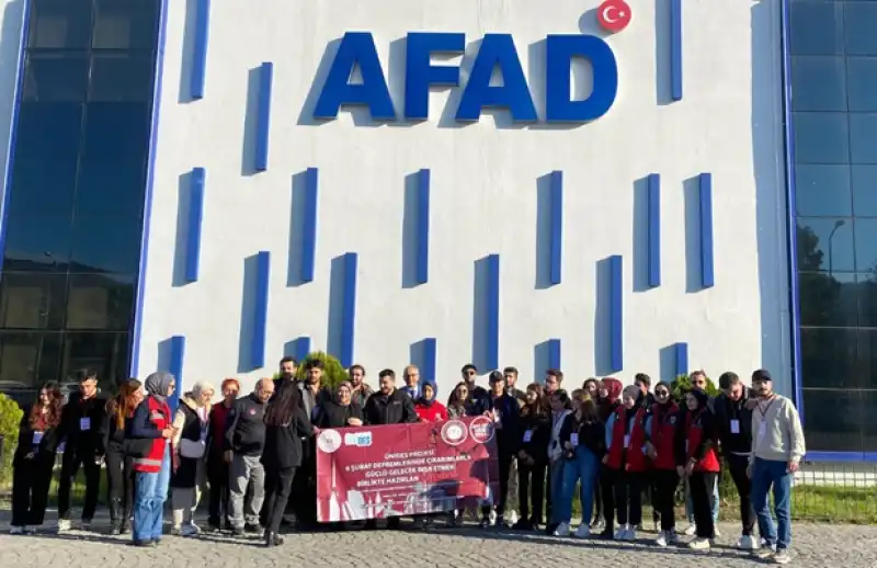 Üniversiteli Gençler, Hatay'da Afet Farkındalığı İçin Bir Araya Geldi