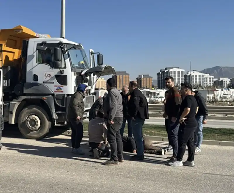 Hatay'da Hafriyat Kamyonunun çarptığı Yaya Ağır Yaralandı