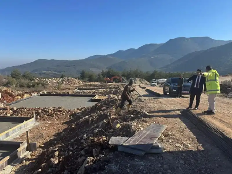 Kaymakam Yazıcı, Köy Konağı Inşaatlarını Yerinde Inceledi