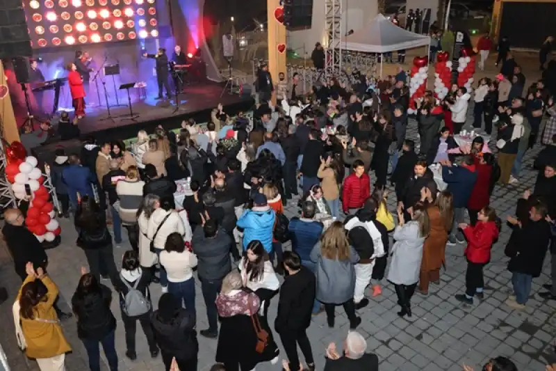 Büyükşehir’den 14 Şubat Konseri Birbirinden Güzel Aşk şarkıları Söylendi