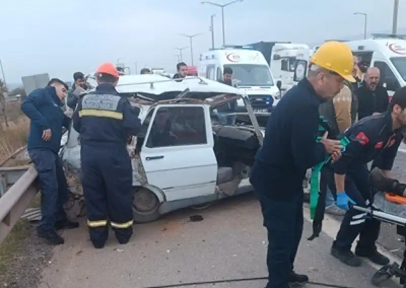 Hatay Dörtyol'da Tırla Otomobilin çarpışması Sonucu 2 Kişi öldü, 1 Kişi Yaralandı