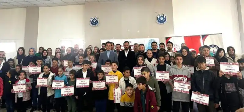 Başkan Yalçın, Başarılı öğrencileri ödüllendirdi