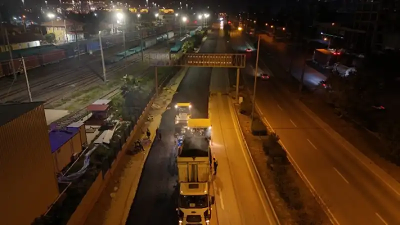 HBB Ekipleri Gece Gündüz Mesaide İskenderun E-5 Trafiği Rahatlıyor