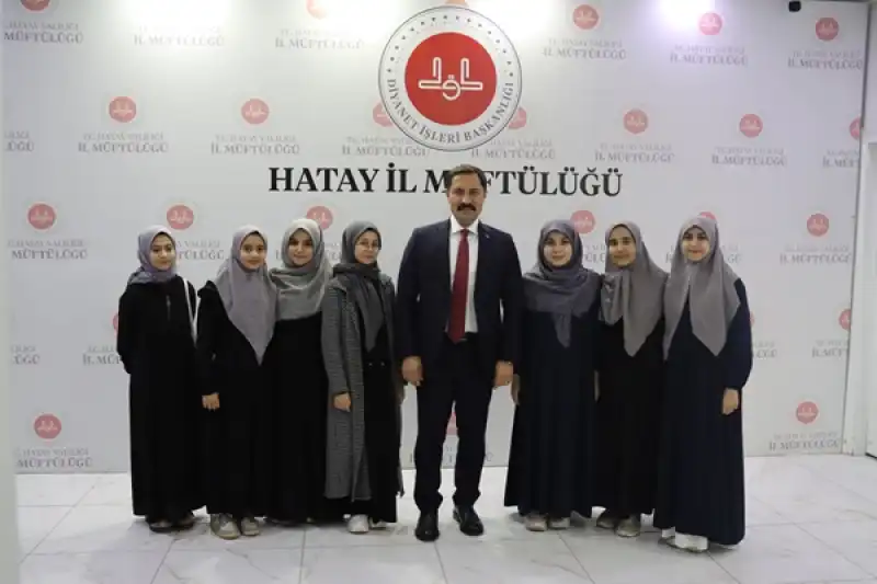 Hatay Valisi Mustafa Masatlı, Kur'an Kursu öğrencileriyle Iftar Yaptı 