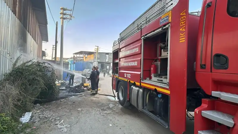 Hatay'da çöp Konteynerinde çıkan Yangın Söndürüldü