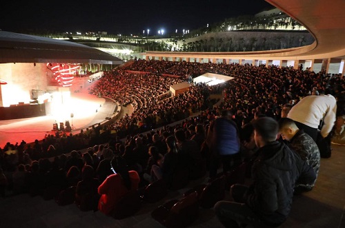 Binlerce sanatsever EXPO amfi tiyatroya akın etti 