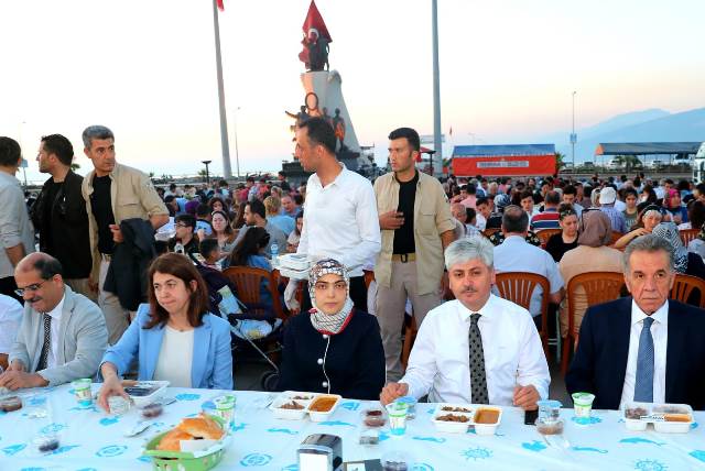 Bizim milletimiz alın teriyle üreten bir millet