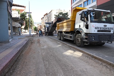 Defne’de yol çalışmaları hız kesmiyor