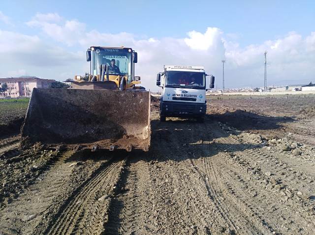 Antakya Belediyesinden 3 mahallede yol çalışması