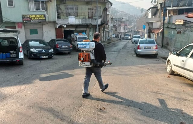 Şehir genelinde dezenfekte çalışmaları sürüyor