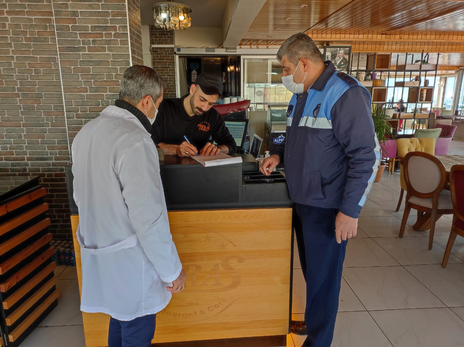 Samandağ da cafe ve restoranlar denetleniyor