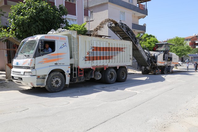 Akasya mahallesinde beton asfalt hazırlıklarına başladı 