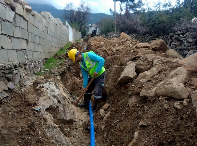 Bademli de yetersiz gelen şebeke yenilendi