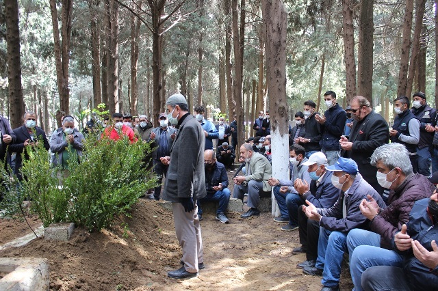 Mehmet Çaparoğlu gözyaşları ile defnedildi