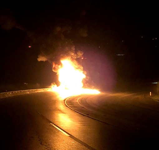 TIR sürücüsü son anda yanmaktan kurtuldu