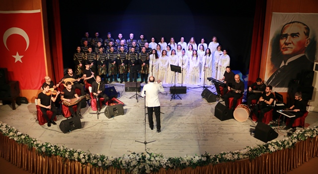 Cumartesi akşamları Medeniyet Korosu ile bir başka oluyor