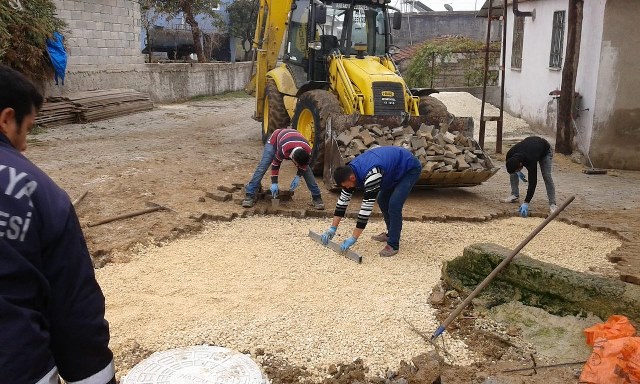 Bitiren Mahallesinde parke onarımı