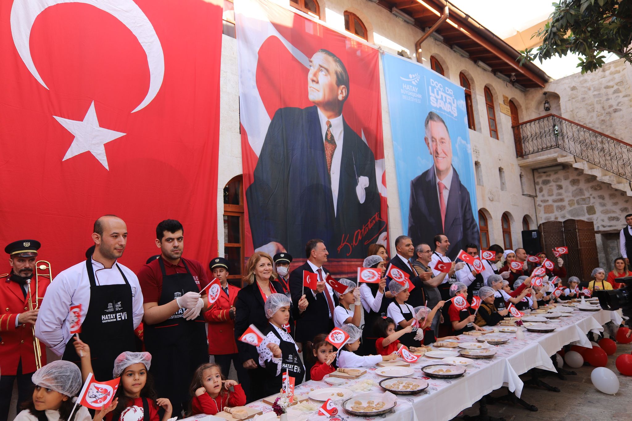 Minik şifler yöresel kömbe yaptı