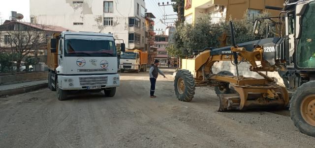 Belediye ekiplerince ilçe genelinde çalışmalar devam ediyor 