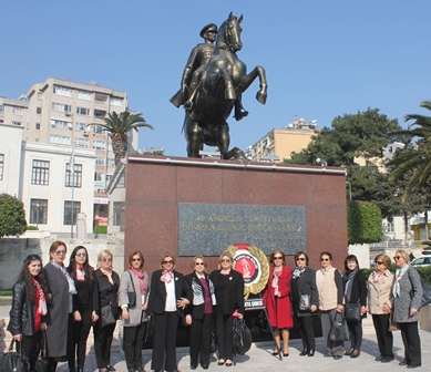 Türk Kadınlar Birliği Atanın huzurunda