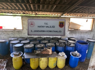 Hatay'da 11 bin 400 litre sahte içki ele geçirildi