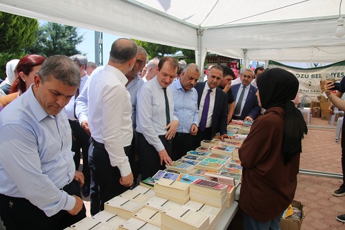 Altınözü’nde heyecanlandıran Kitap Fuarı 