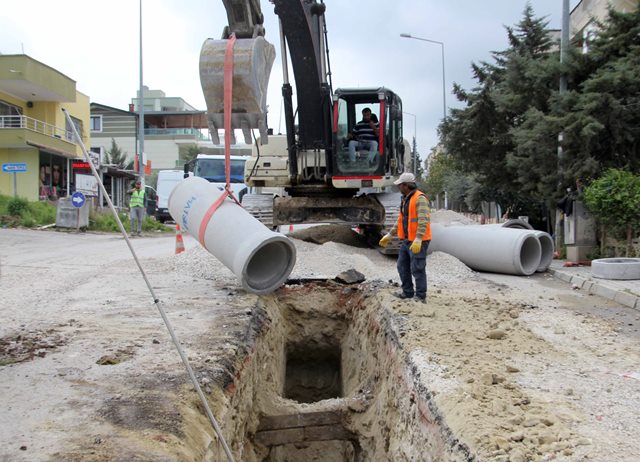 Arsuz da kanal inşaatı hızla sürüyor