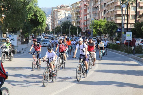 Temiz bir çevre iç in pedal çevirdiler