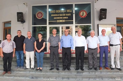 Tosyalı Cemevi'ni ziyaret etti