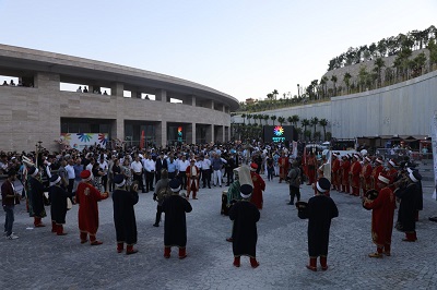 Uyuşturucu operasyonunda yakalanan iki şüpheliden biri tutuklandı