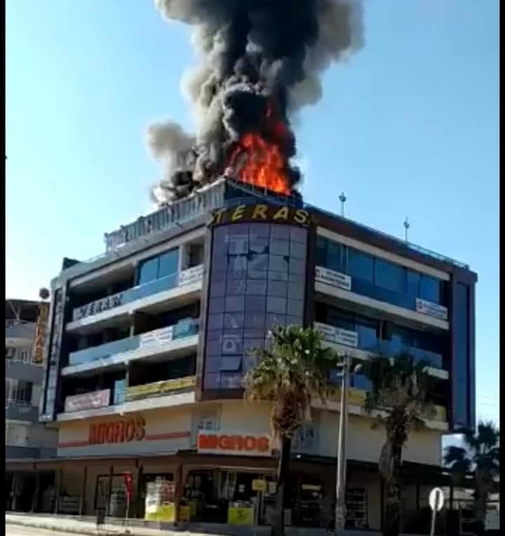 Arsuz da kafede çıkan yangın söndürüldü