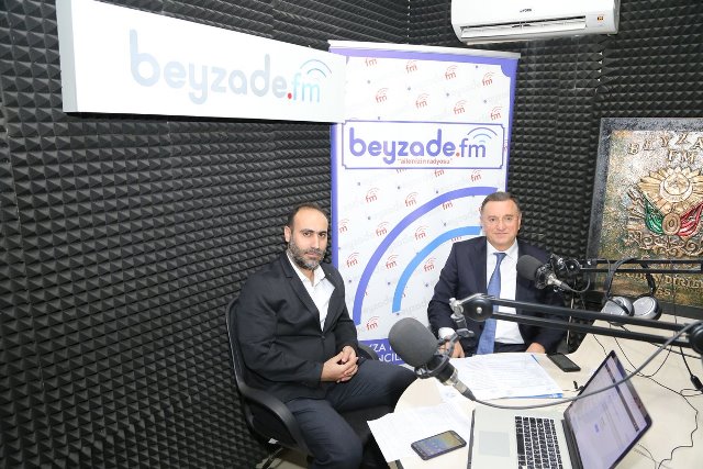 Başkan Savaş Beyzade FM e konuk oldu