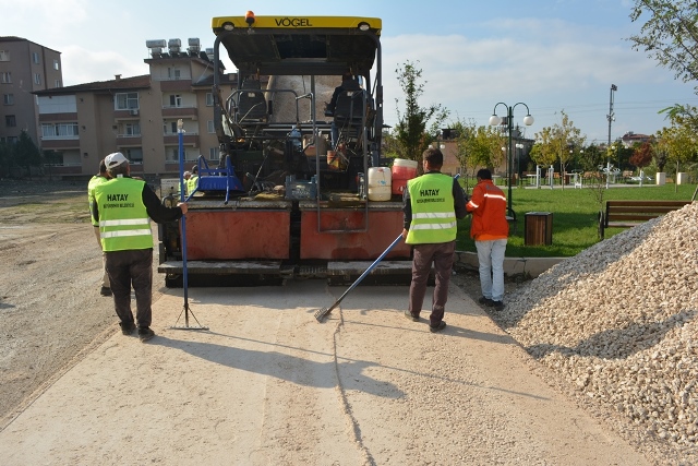 Aşağıokçular da yol yapım çalışması sürüyor