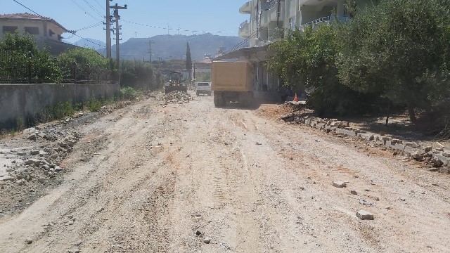 Cuma Oruç Sokak ve Aslan sokakta çalışmalar devam ediyor