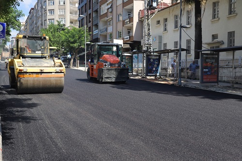 Antakya Cumhuriyet Caddesi asfaltlanıyor