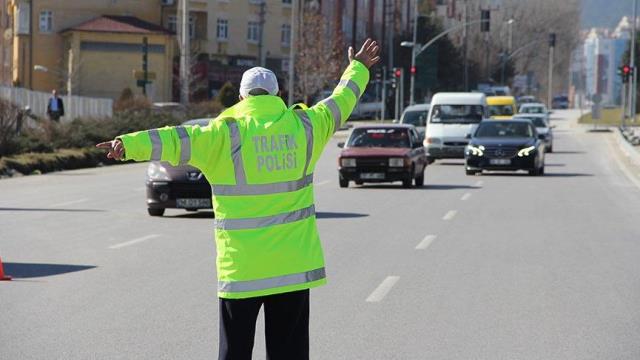 Bir haftada 8 bin 373 araç kontrol edildi