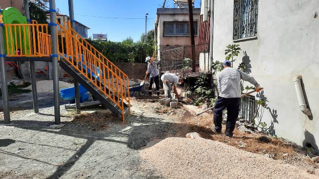 Antakya Belediyesi park ve bahçelerin onarımını yapıyor